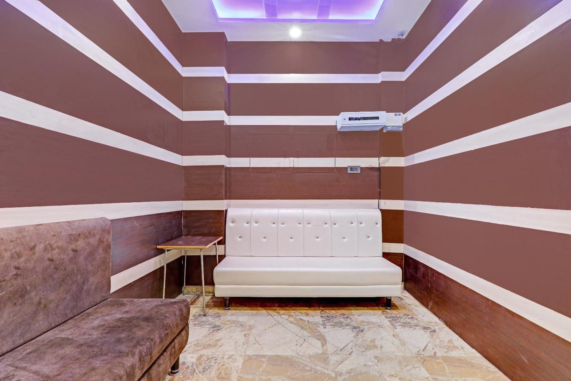 Super Townhouse Riddhi Residency Hotell Lucknow Eksteriør bilde
